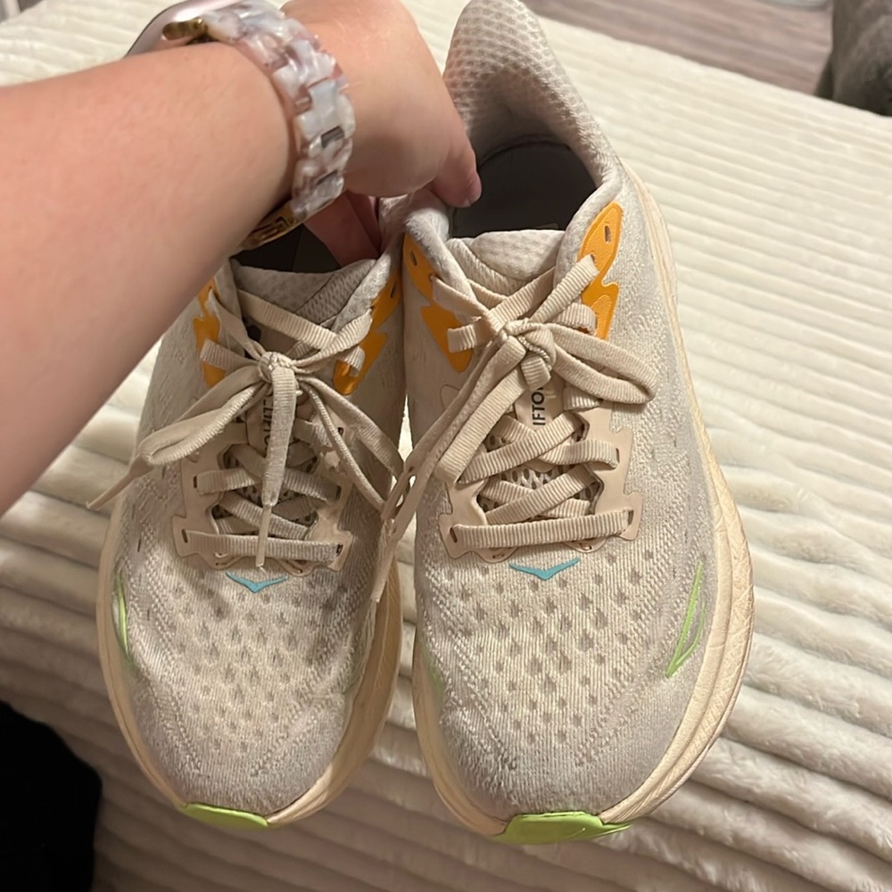 Used condition HOKA Clifton 9’s